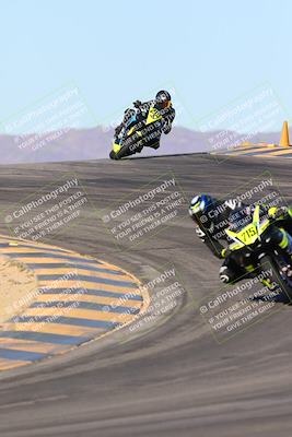 media/Jan-10-2025-CVMA Friday Practice (Fri) [[489e0da257]]/Group 4 and Trackday/Session 3 (Turns 9 and 10)/